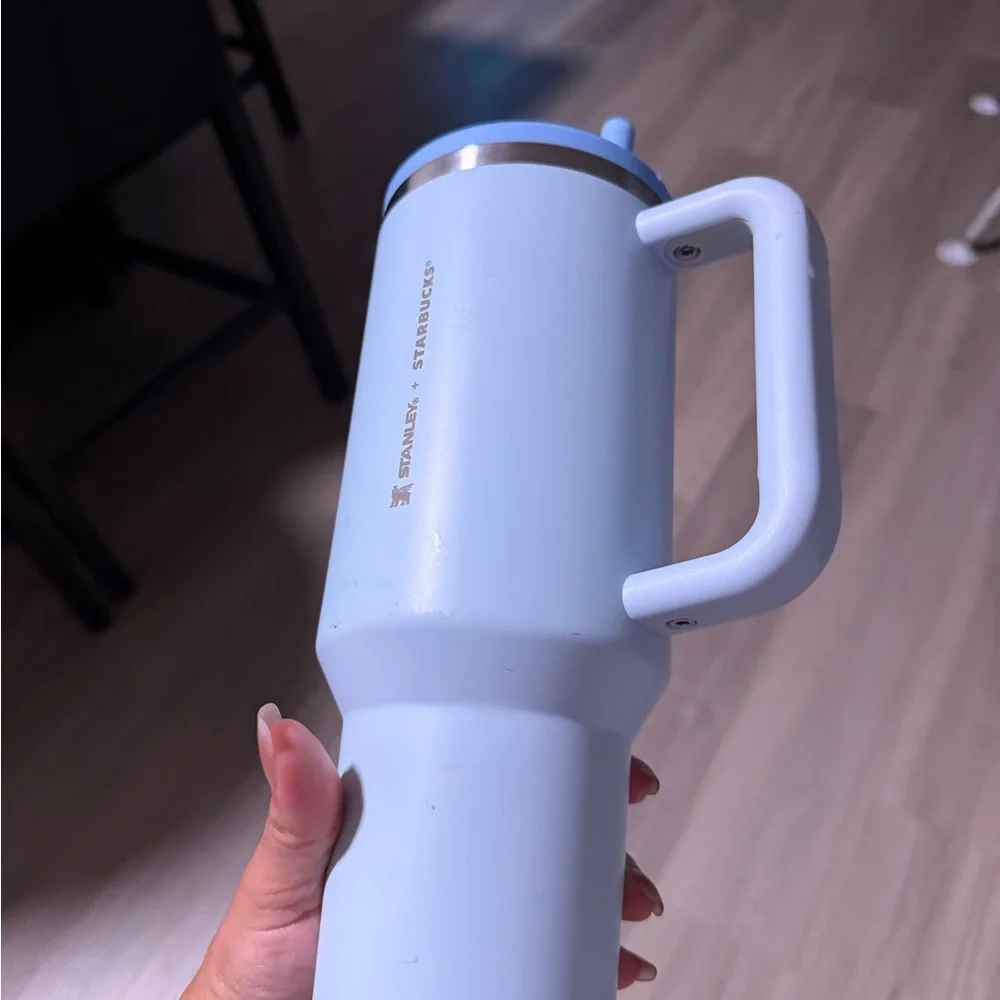 Stanley Light Blue Insulated Tumbler with Handle and Straw - Picture 3 of 5